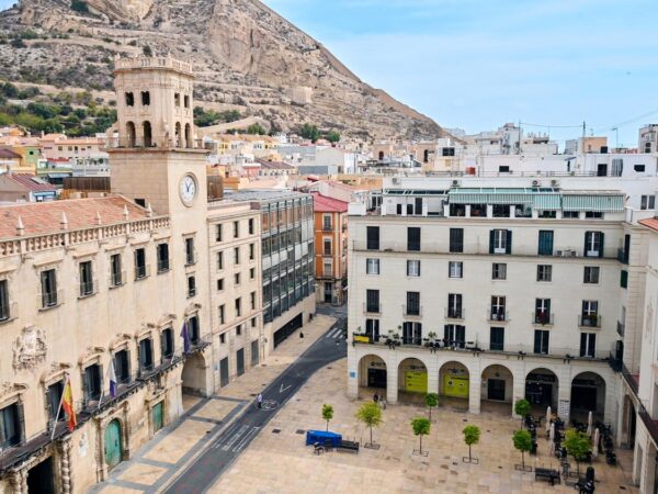 Alicante Like a Local: Private Castle, Market & Tapas Trail